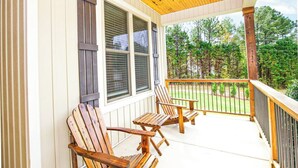 Terrace/patio - Epic 13 Bed Golf Vacation - Chipping Inn (Pinehurst)
