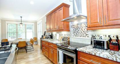 New! Epic 12 Bed Golf Vacation - Chipping Inn