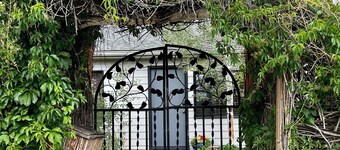 Charming, pet friendly home close to area attractions in beautiful Cody!