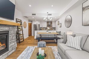 TV, fireplace