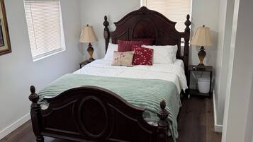 4 soverom, skrivebord, reiseseng for barn og wi-fi (inkludert)