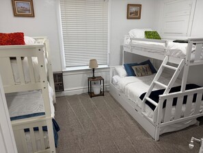 4 bedrooms, desk, travel crib, free WiFi