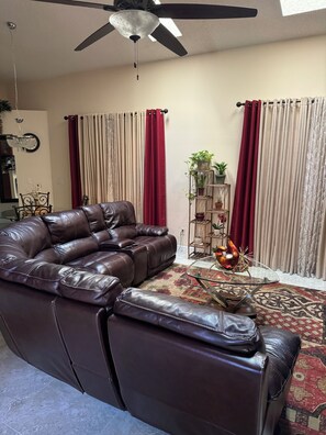 Living area - 3BR/Orlando/Gameroom/Disney/Garden/Lake (Ocoee)