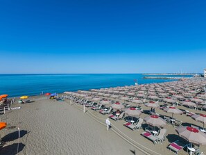 Beach - Nice apartment for 4 people with WIFI and balcony (Cecina)