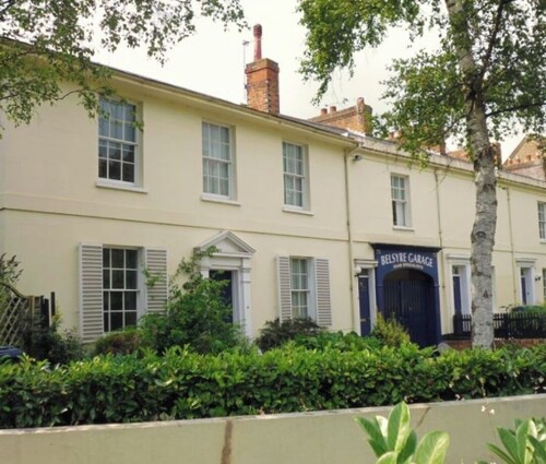 Historic city centre, large rooms, sleeps 10, free parking.  Fast wifi.