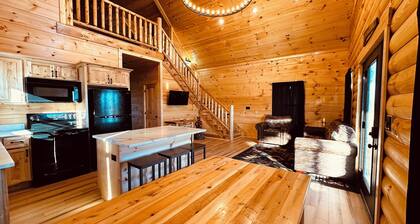 Bourbon Retreat With Hot Tub 9