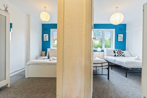 2 chambres, fer et planche à repasser, Wi-Fi, draps fournis