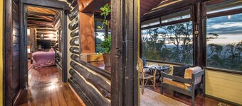 Romantic Retreat in the Dandenong Mountains with amazing city views 