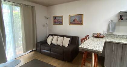 Peaceful cottage in the Mountains of Heredia, Costa Rica. Central location!