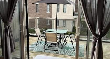 Cozy Modern Home in Bowmanville 3Br - New Downtown