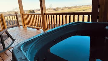 Tina de hidromasaje al aire libre