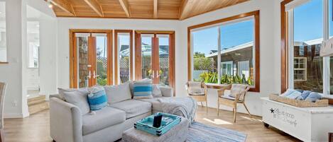 TV, fireplace, offices