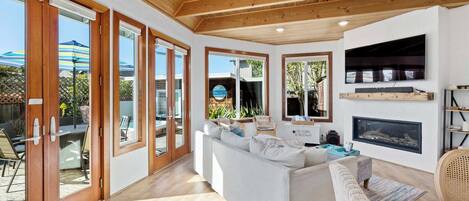 TV, fireplace, offices