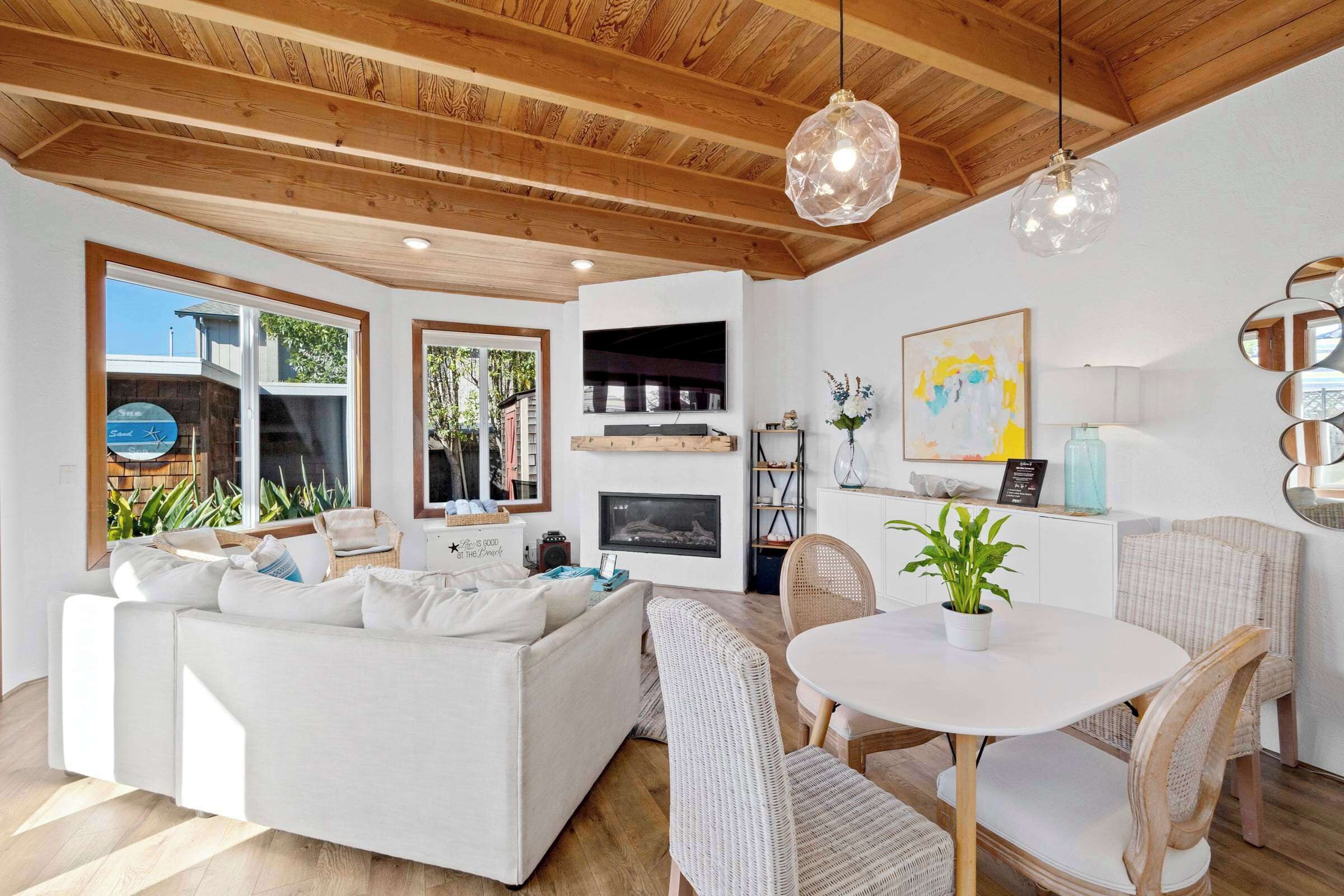 TV, fireplace, offices