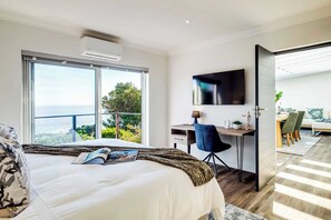 3 bedrooms, desk, iron/ironing board, WiFi - High-End Splendor at Horak Penthouse (Cape Town)