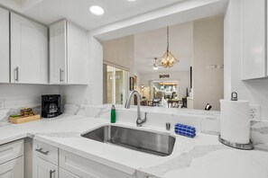Interior - Near Coachella Two Bedroom Two Bath Condo, Steps from the Pool & Spa, Desert Falls CC (Palm Desert)