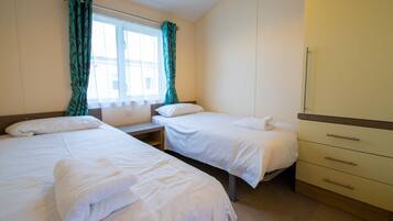 3 多间卧室、免费 WiFi、床单