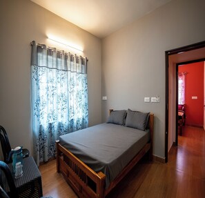 Camera doppia | Biancheria da letto di alta qualità, una scrivania, Wi-Fi gratuito