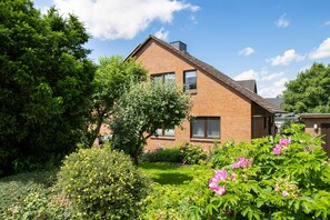 Exterior - Apartment 'Ferienwohnung Stolle' with Terrace, Garden and Wi-Fi (Stapel OT. Süderstapel)