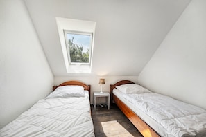 2 makuuhuonetta, silitysrauta/-lauta, ilmainen Wi-Fi