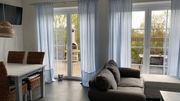 Télévision, cheminée