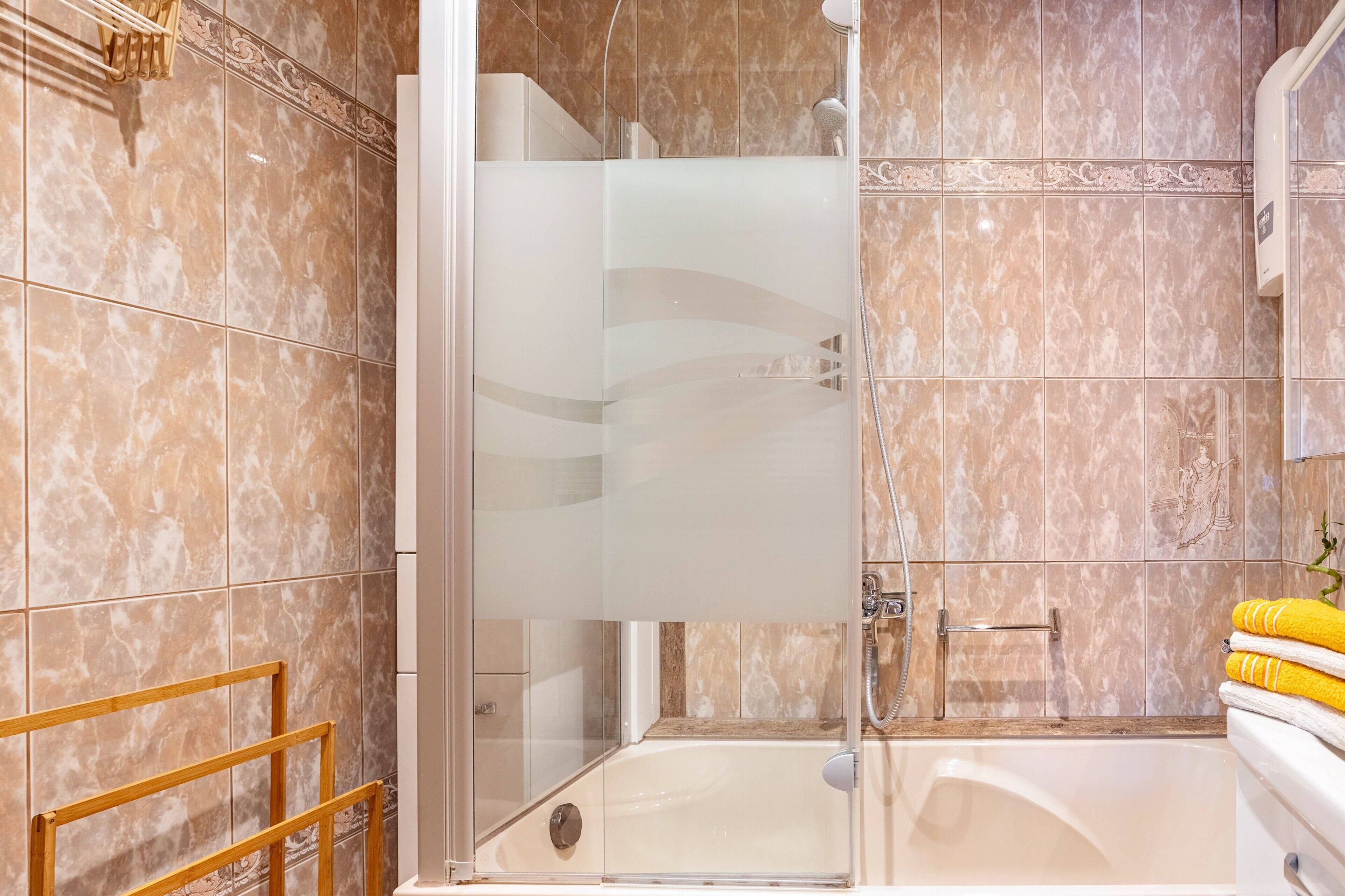 Dusche, Haartrockner, Handtücher