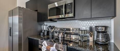 Microwave, oven, dishwasher, coffee/tea maker