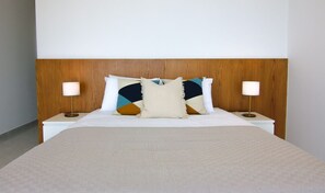 8 habitaciones, tabla de planchar con plancha, wifi y ropa de cama 