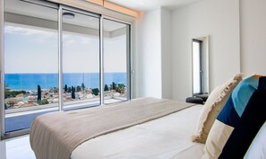 8 bedrooms, iron/ironing board, WiFi, bed sheets