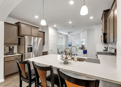 Kaivalya Retreat| Kyle Field 8mi | EV Charging