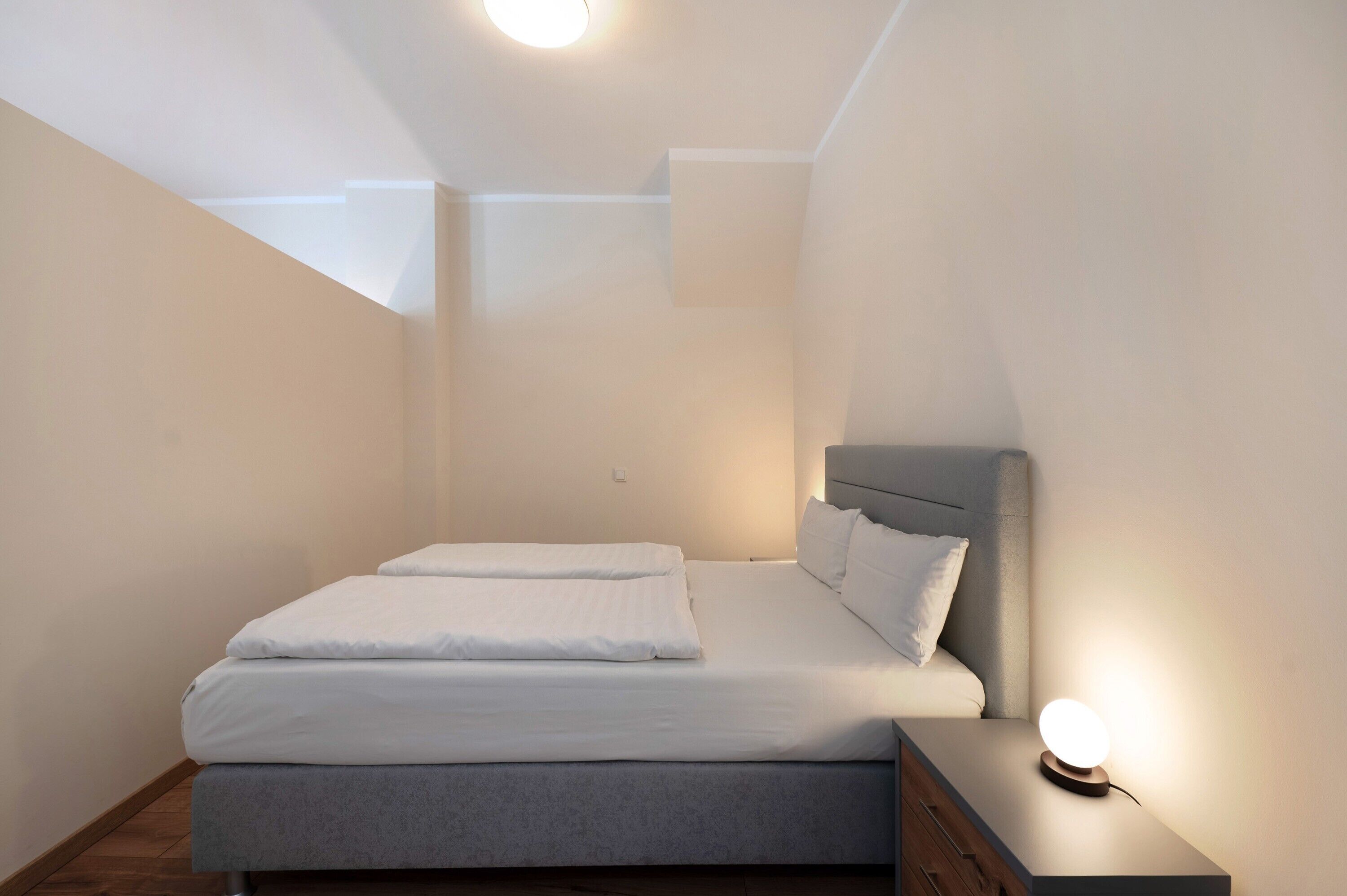 1 bedroom, iron/ironing board, WiFi (free), bed sheets