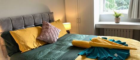 2 bedrooms, iron/ironing board, WiFi, bed sheets