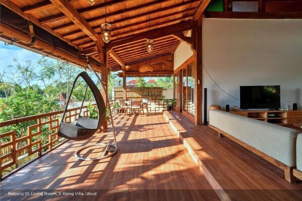 Luxury-Villa | Balkon