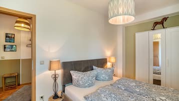 1 bedroom, free WiFi, bed sheets