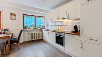 Kühlschrank, Ofen, Herdplatte, Geschirrspüler