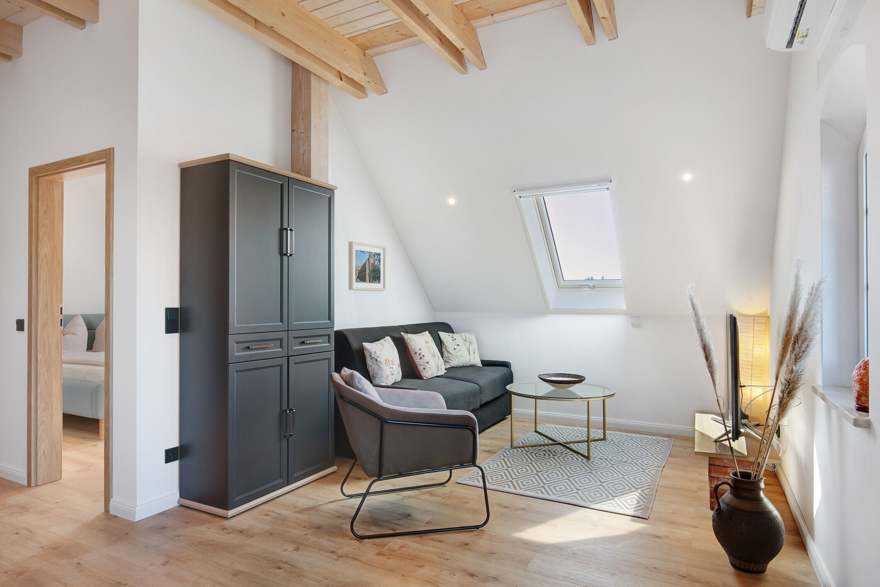 Fernseher, Tischtennisplatte