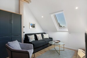 Fernseher, Tischtennisplatte