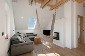 TV, fireplace, ping pong - Apartment 'Flieder' with Shared Garden, Balcony and Wi-Fi (Lunow-Stolzenhagen)