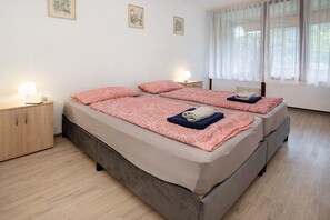1 bedroom, free WiFi, bed sheets