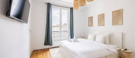 2 bedrooms, iron/ironing board, travel crib, WiFi