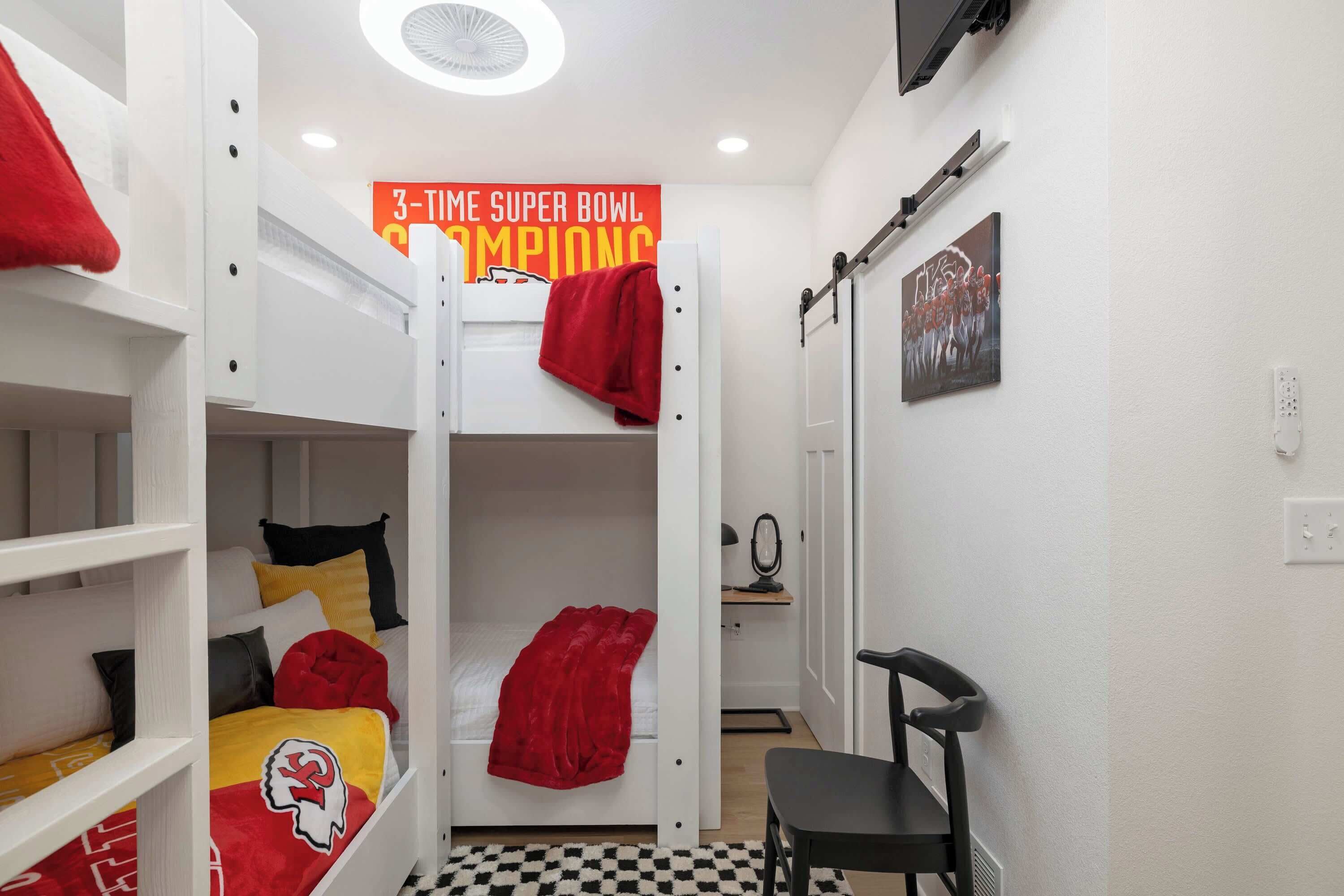 4 bedrooms, iron/ironing board, free WiFi, bed sheets