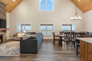 TV, fireplace, table football - Ldg 10 Ozark Sunset - Private Hot Tub -Indoor Pool (Branson)