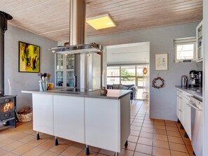 Frigorifero, microonde, forno, lavastoviglie