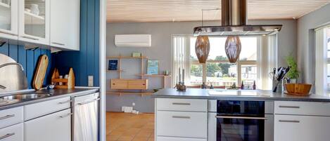 Frigorifero, microonde, forno, lavastoviglie