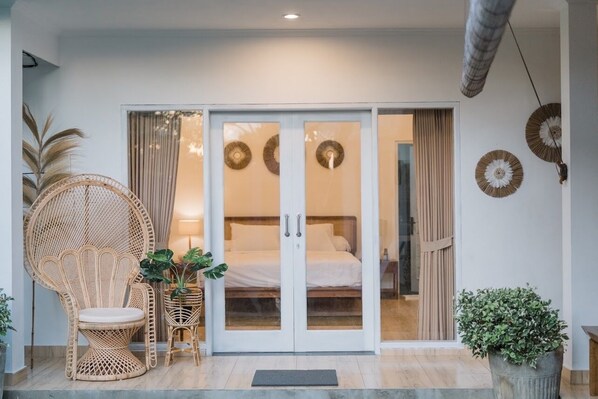 Villa clásica, vista a la alberca | 3 habitaciones, ropa de cama de alta calidad y minibar