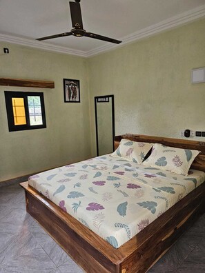 Classic-huone, parveke, näköala uima-altaalle | Ilmainen Wi-Fi