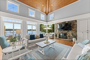 Smart TV, video games, foosball, table tennis - Private Dock, Pool + HotTub, Game Room, Firepit | | Paradise Pointe by AvantStay (Sherrills Ford)