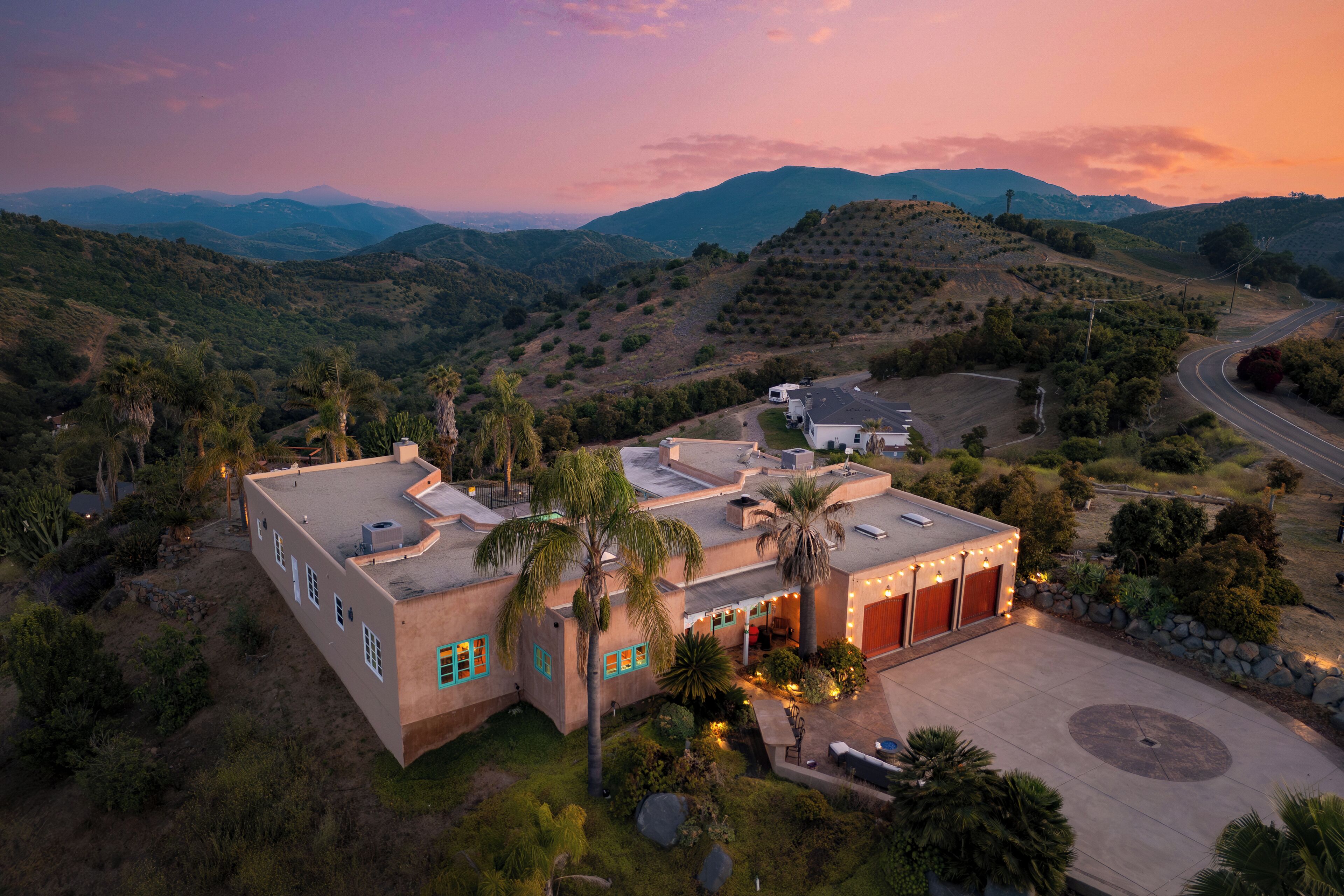 Mountain Top Adobe by AvantStay | Pool & Hot Tub | Panoramic Views