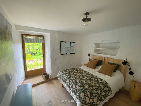 3 bedrooms, WiFi, bed sheets