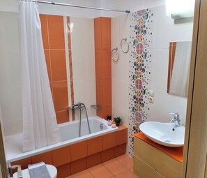 Shower, hair dryer, towels, soap - chania olive home (Daratsos)